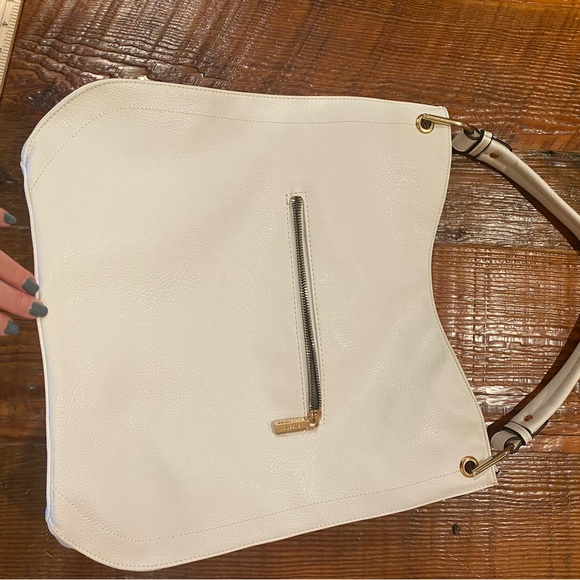 GUSSACI collection, beautiful purse bag. Large white with multiple zippers. - Picture 9 of 16